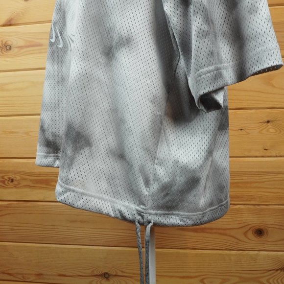 Nike NWT‎ Gray Mesh Top Size Large - Picture 4 of 7
